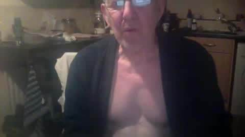 Snapshot of discovery63 chatting on 11-29-25, 04:32 discovery63 online show from 11-29-25, 04:32