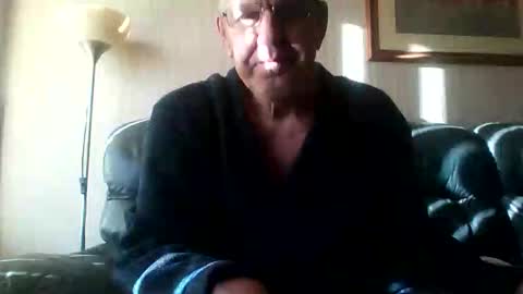 Snapshot of discovery63 chatting on 11-30-25, 11:03 discovery63 online show from 11-30-25, 11:03
