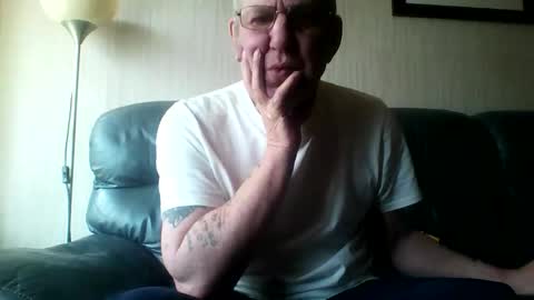 Snapshot of discovery63 chatting on 03-27-26, 12:05 discovery63 online show from 03-27-26, 12:05