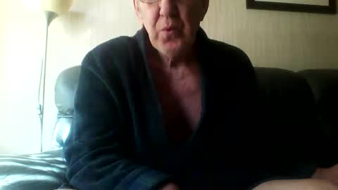Snapshot of discovery63 chatting on 04-10-26, 10:31 discovery63 online show from 04-10-26, 10:31