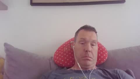 Snapshot of disney0988 chatting on 10-26-25, 09:15 disney0988 online show from 10-26-25, 09:15