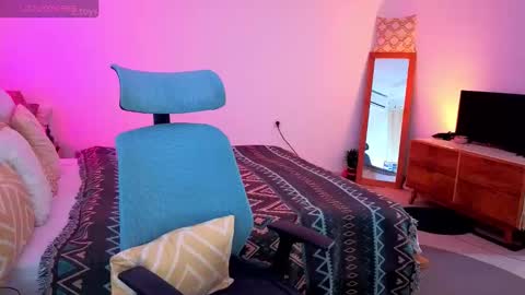 JASMINE online show from 11-08-25, 04:01