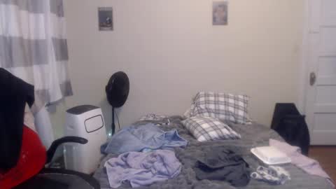 Snapshot of disr3sp3ctfully_dipp3d chatting on 09-18-25, 10:39 Your Best Worst Nightmare online show from 09-18-25, 10:39