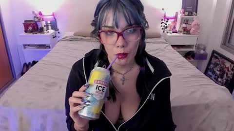 Snapshot of dissasterology chatting on 03-25-26, 02:39 Lena online show from 03-25-26, 02:39