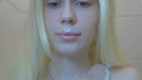 DitaMilton online show from 03-07-26, 05:32