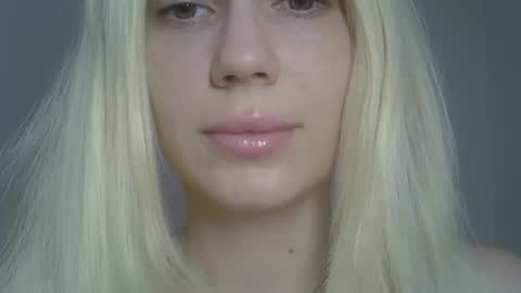 Snapshot of ditamilton chatting on 04-06-26, 11:55 DitaMilton online show from 04-06-26, 11:55
