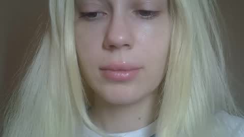 Snapshot of ditamilton chatting on 04-20-26, 07:37 DitaMilton online show from 04-20-26, 07:37