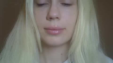 Snapshot of ditamilton chatting on 04-22-26, 08:43 DitaMilton online show from 04-22-26, 08:43