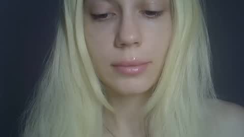 Snapshot of ditamilton chatting on 04-23-26, 04:09 DitaMilton online show from 04-23-26, 04:09