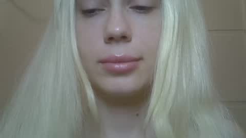 Snapshot of ditamilton chatting on 04-26-26, 07:22 DitaMilton online show from 04-26-26, 07:22