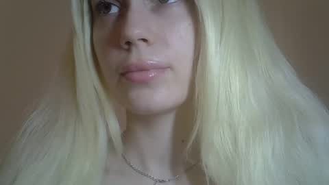 Snapshot of ditamilton chatting on 04-30-26, 04:24 DitaMilton online show from 04-30-26, 04:24