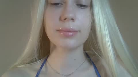 Snapshot of ditamilton chatting on 05-18-26, 07:52 DitaMilton online show from 05-18-26, 07:52