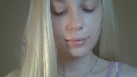 Snapshot of ditamilton chatting on 05-21-26, 07:54 DitaMilton online show from 05-21-26, 07:54