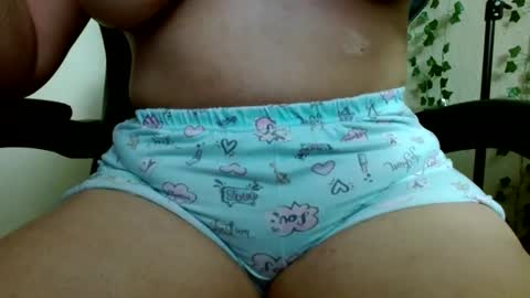 Snapshot of divadirty chatting on 12-29-24, 03:57 Mari online show from 12-29-24, 03:57