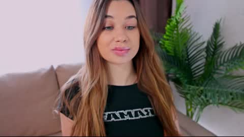 Tia online show from 02-05-25, 07:07