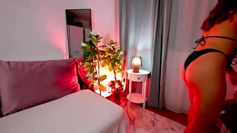 Tia online show from 11-05-25, 02:22