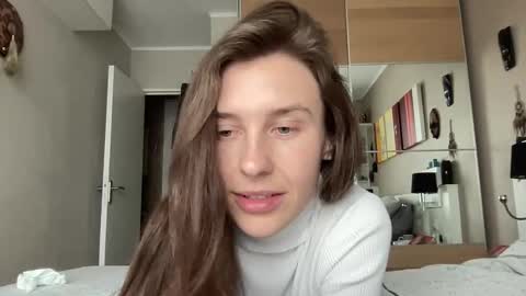 Snapshot of divine_beauty_girl chatting on 01-28-25, 12:43 Valerie online show from 01-28-25, 12:43