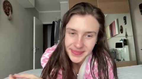Snapshot of divine_beauty_girl chatting on 01-29-25, 09:55 Valerie online show from 01-29-25, 09:55