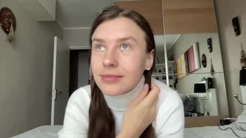 Snapshot of divine_beauty_girl chatting on 02-04-25, 09:07 Valerie online show from 02-04-25, 09:07