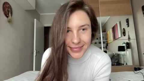 Snapshot of divine_beauty_girl chatting on 02-04-25, 12:11 Valerie online show from 02-04-25, 12:11