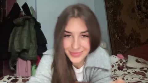 Snapshot of divine_beauty_girl chatting on 02-16-25, 02:00 Valerie online show from 02-16-25, 02:00