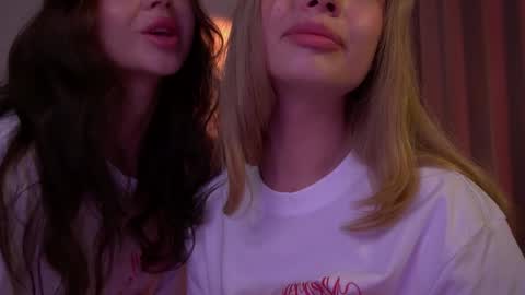 Snapshot of divine_lights chatting on 12-24-24, 03:27 Eva and Lucia online show from 12-24-24, 03:27