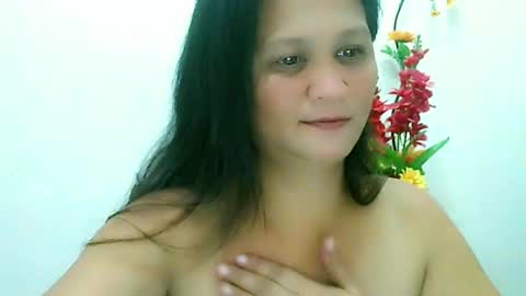 Snapshot of divinegrace10 chatting on 03-12-25, 03:13     Divine Grace Close To Your Hear online show from 03-12-25, 03:13