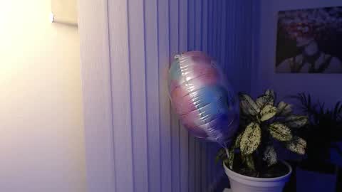 Snapshot of divineisis chatting on 10-24-25, 10:11 Hera online show from 10-24-25, 10:11