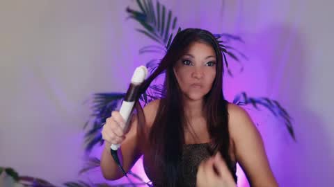 DivineLynn online show from 05-06-26, 02:33
