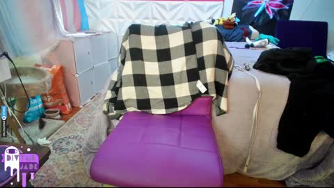 Snapshot of divynejade chatting on 12-11-24, 06:42 Jade Divyne online show from 12-11-24, 06:42