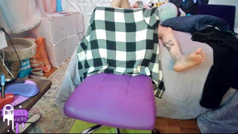 Snapshot of divynejade chatting on 12-11-24, 09:45 Jade Divyne online show from 12-11-24, 09:45