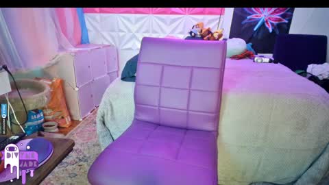 Snapshot of divynejade chatting on 12-15-24, 08:15 Jade Divyne online show from 12-15-24, 08:15