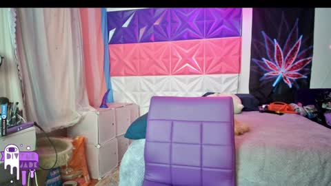 Snapshot of divynejade chatting on 12-27-24, 07:51 Jade Divyne online show from 12-27-24, 07:51