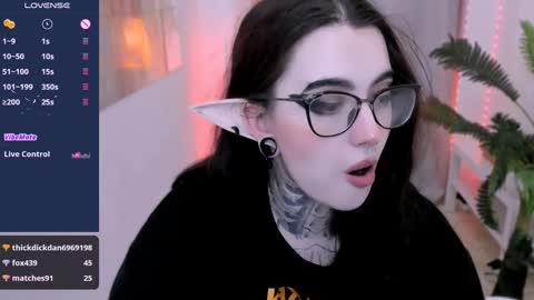 dixipixi_ online show from 01-25-25, 11:55