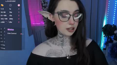 dixipixi_ online show from 01-09-26, 06:05