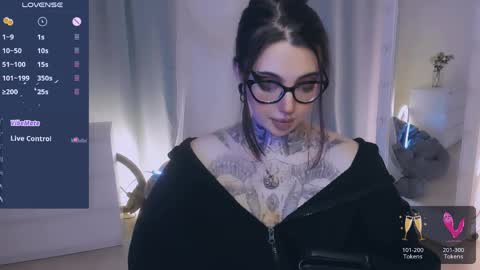 dixipixi_ online show from 04-09-26, 05:51