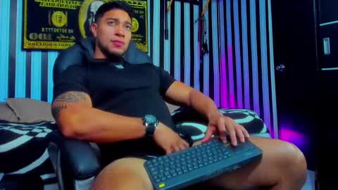 Snapshot of dixon_ray_ chatting on 12-24-24, 02:21 Dixon online show from 12-24-24, 02:21