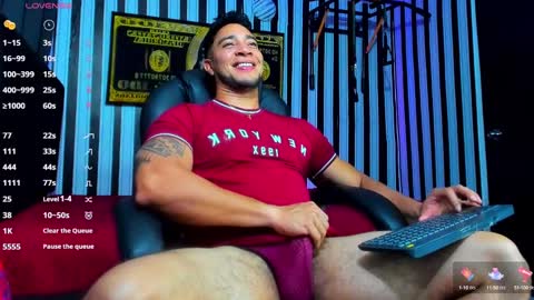 Snapshot of dixon_ray_ chatting on 02-12-25, 12:37 Dixon online show from 02-12-25, 12:37