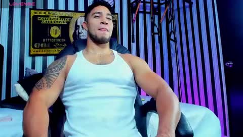 Snapshot of dixon_ray_ chatting on 03-08-25, 03:17 Dixon online show from 03-08-25, 03:17