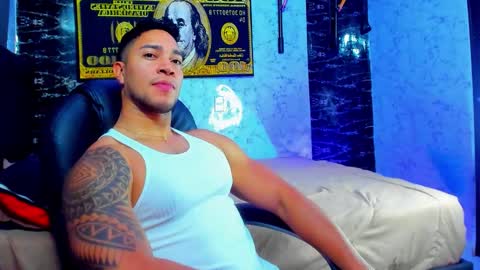 Snapshot of dixon_ray_ chatting on 10-18-25, 02:36 Dixon online show from 10-18-25, 02:36