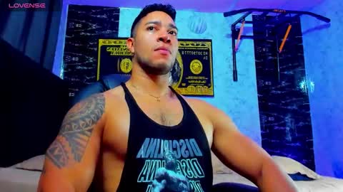 Snapshot of dixon_ray_ chatting on 10-19-25, 01:06 Dixon online show from 10-19-25, 01:06