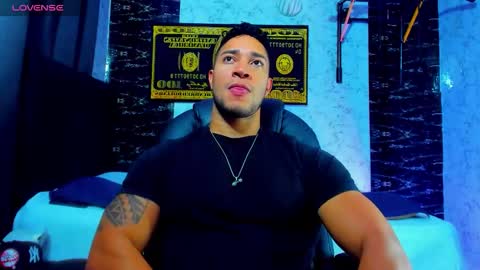 Snapshot of dixon_ray_ chatting on 10-27-25, 12:47 Dixon online show from 10-27-25, 12:47