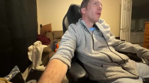 Snapshot of dizzyash chatting on 02-10-26, 04:05 Hansel and Gretle online show from 02-10-26, 04:05