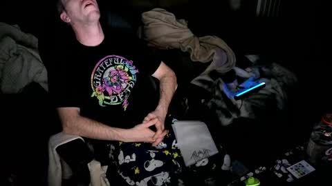 Snapshot of dizzyash chatting on 03-15-26, 02:50 Hansel and Gretle online show from 03-15-26, 02:50