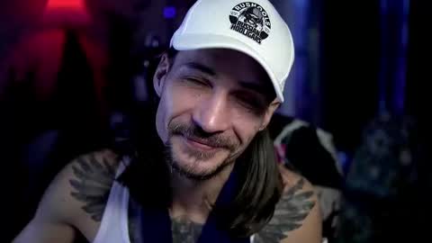 Snapshot of dl_raven chatting on 11-09-25, 07:39 Silverhand online show from 11-09-25, 07:39