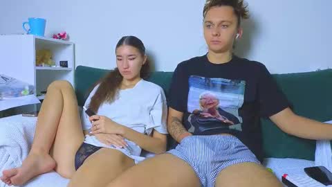 Snapshot of do_u_know_them chatting on 11-03-25, 02:29 Kirahe Mirashe online show from 11-03-25, 02:29