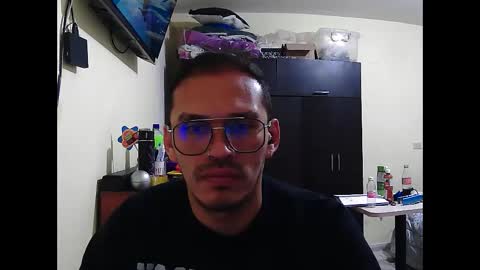 Snapshot of doblewyosk69g chatting on 10-10-25, 05:50 doblewyosk69g online show from 10-10-25, 05:50