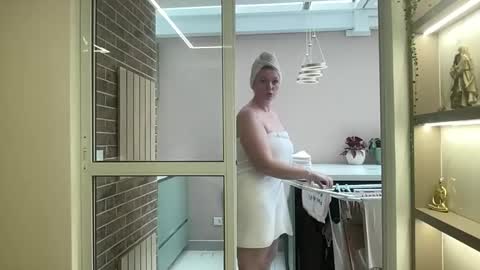 Snapshot of docehot1818 chatting on 10-28-25, 03:36 Ctia But I prefer to be called DOCE online show from 10-28-25, 03:36