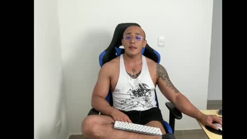 DoctorGymxxx95 online show from 09-28-25, 01:49