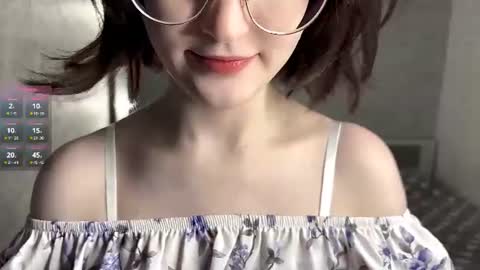 Snapshot of dodiebabikian chatting on 06-17-26, 10:00 Annie PVT IS OPEN online show from 06-17-26, 10:00